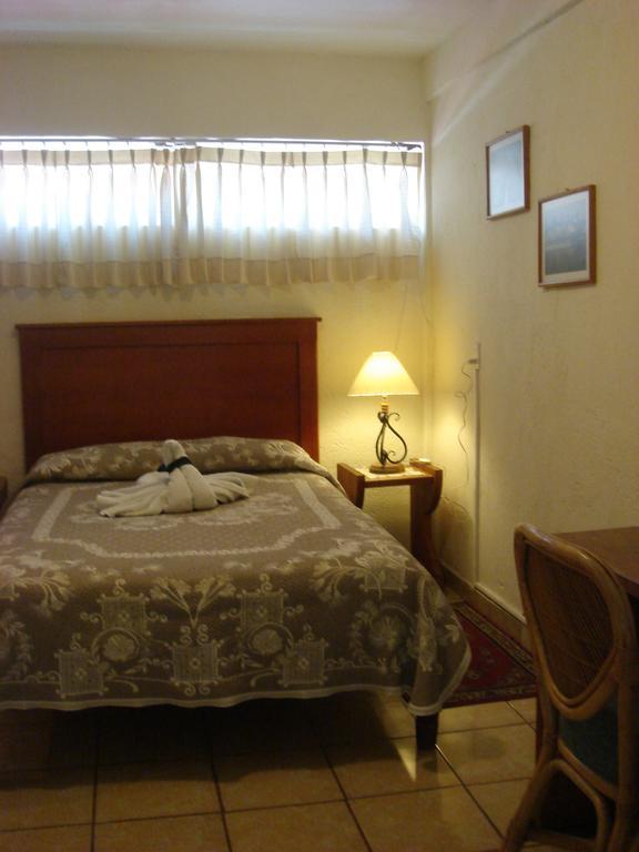 Hotel Y Posada Refugio Independencia Morelia Værelse billede